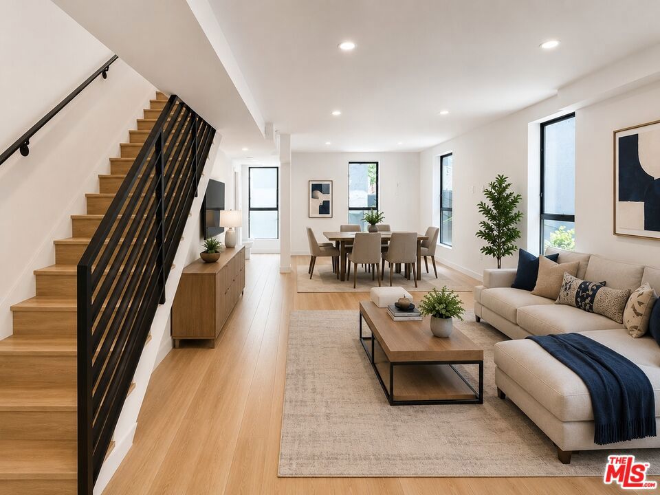 1434 N Poinsettia Place 307 — photo