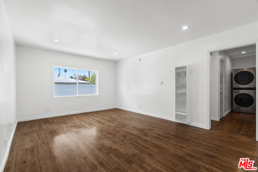616 Sunset Avenue C — photo