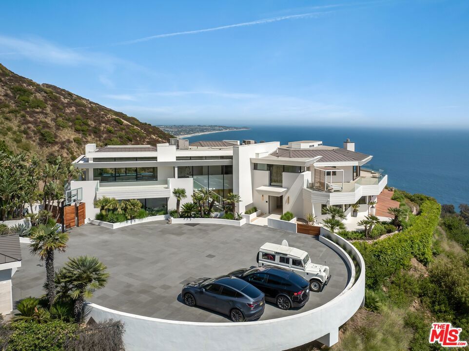 4310 Encinal Canyon Road — photo