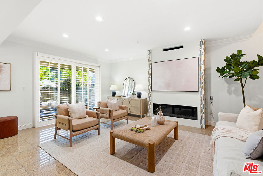 13233 Fiji Way H — photo