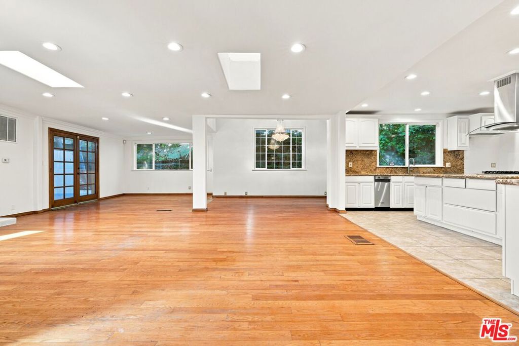 1029 N Beverly Glen Boulevard — photo