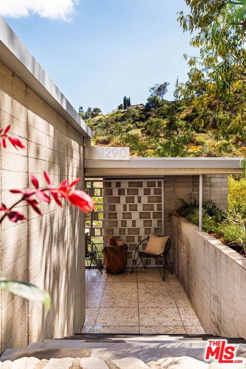 1290 Rancheros Road, Pasadena, CA 91103 — photo 2