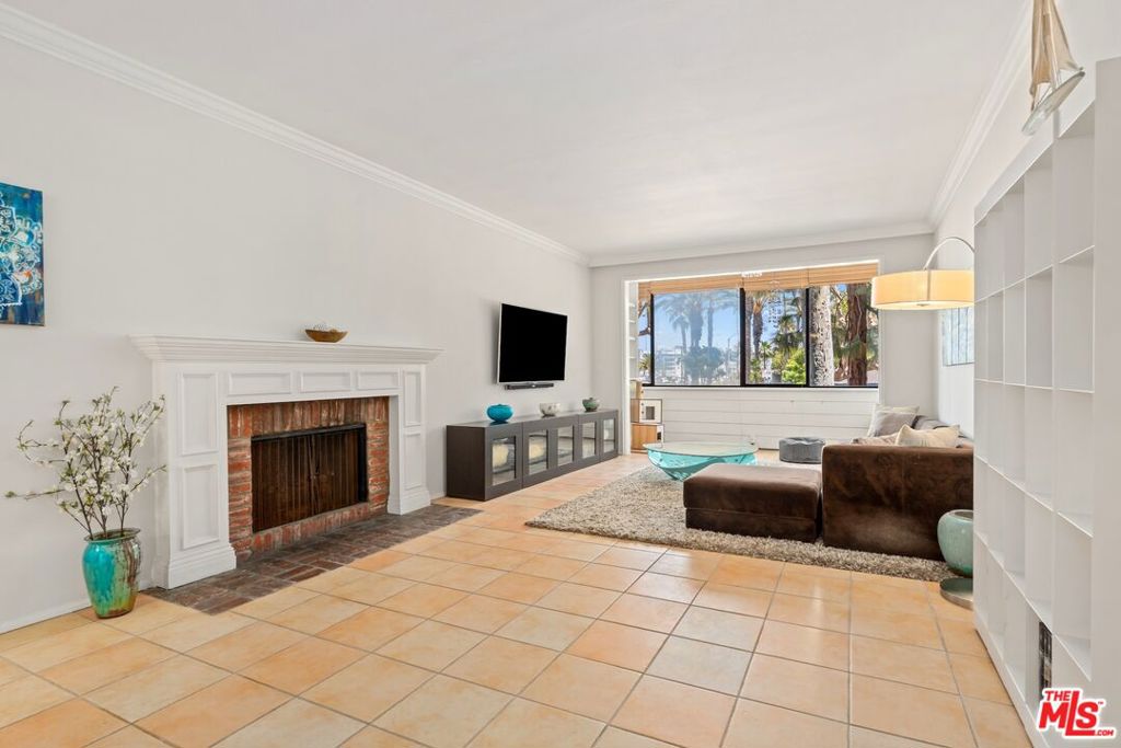 310 Tahiti Way 103 — photo