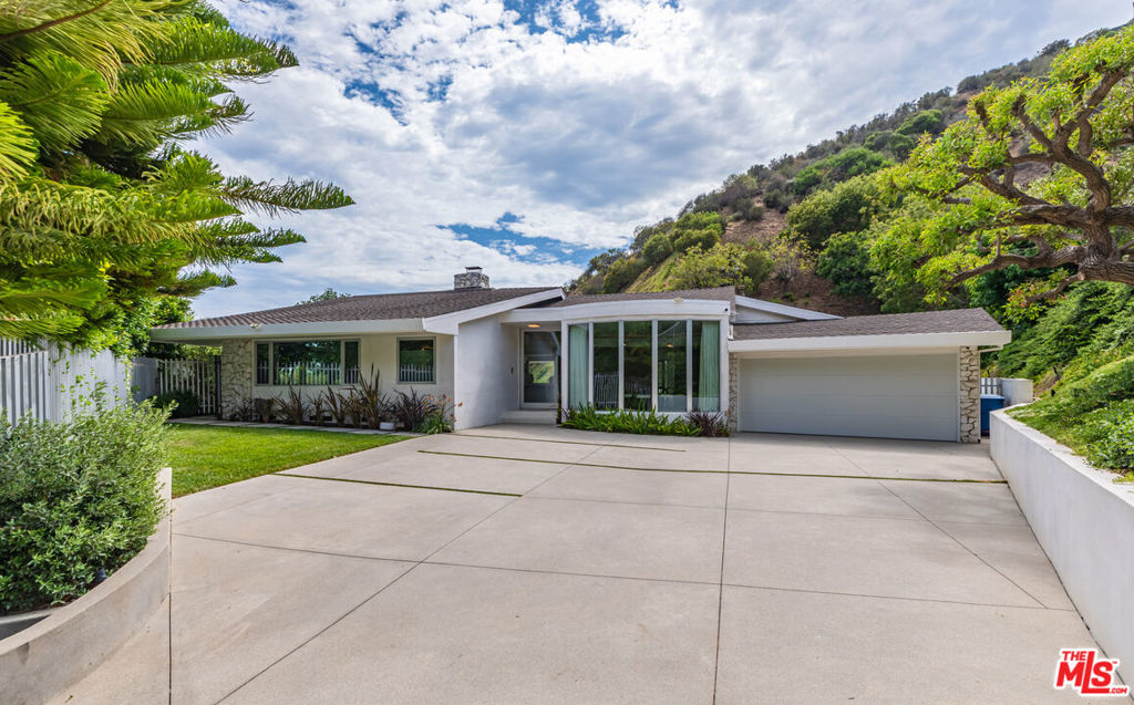 1667 Rising Glen Road, Los Angeles, CA 90069 — photo 2