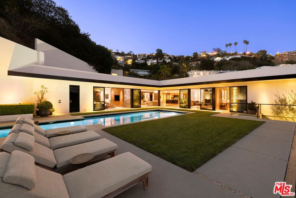 1877 Rising Glen Road, Los Angeles, CA 90069 — photo 3