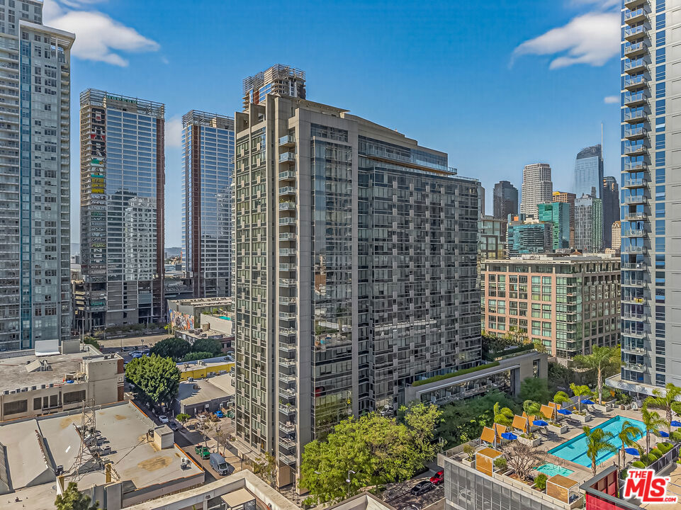 1155 S Grand Avenue 1707 — photo
