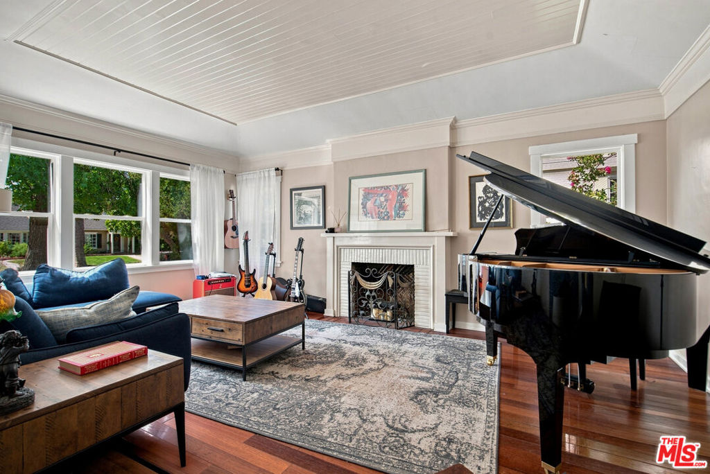 12123 Addison Street — photo