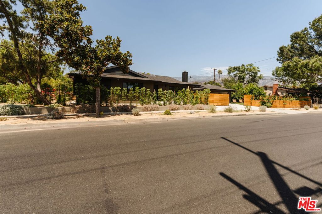 1487 Asbury Drive — photo