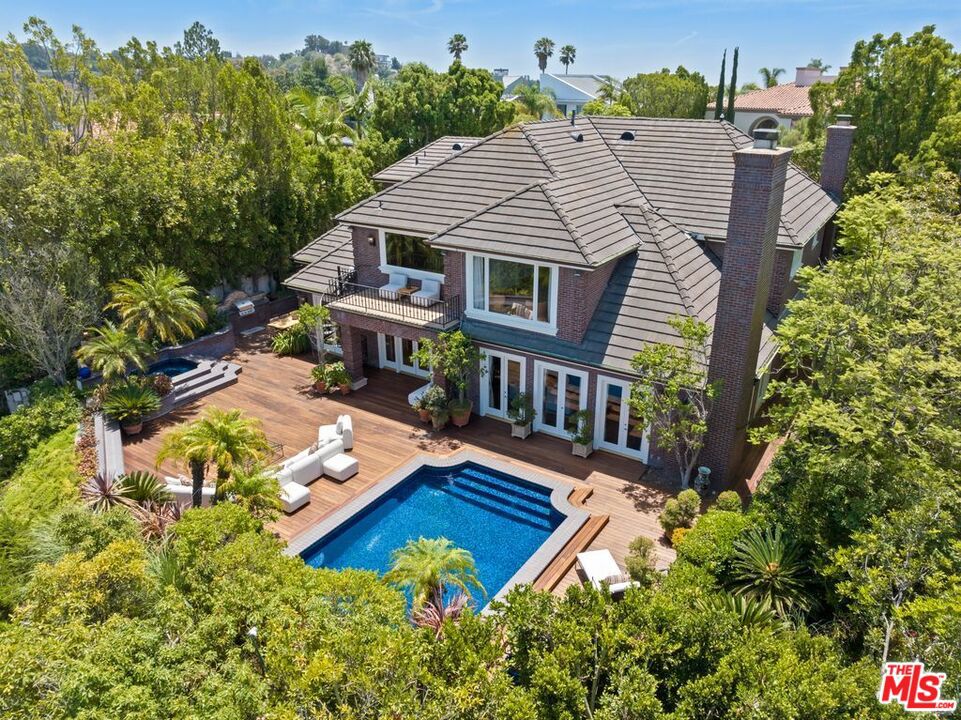 12053 Crest Court — photo
