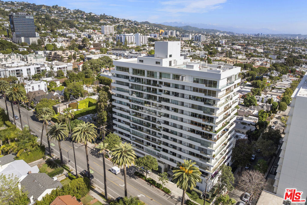 838 N Doheny Drive 1001 — photo