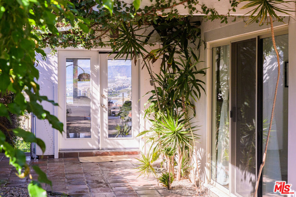 241 Rees Street, Los Angeles, CA 90293 — photo 2