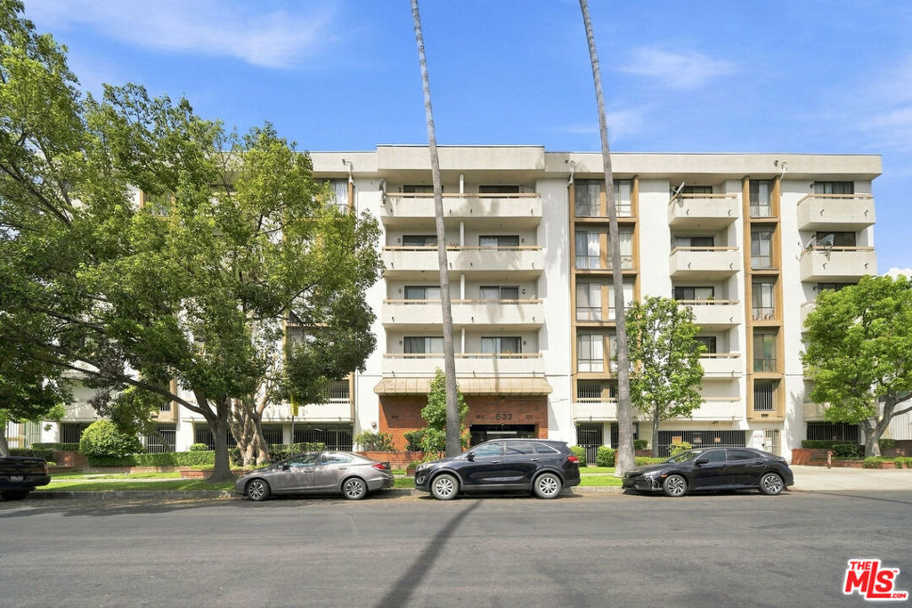 533 S St Andrews Place 318 — photo