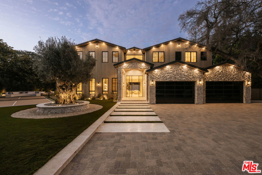 2130 Mandeville Canyon Road — photo