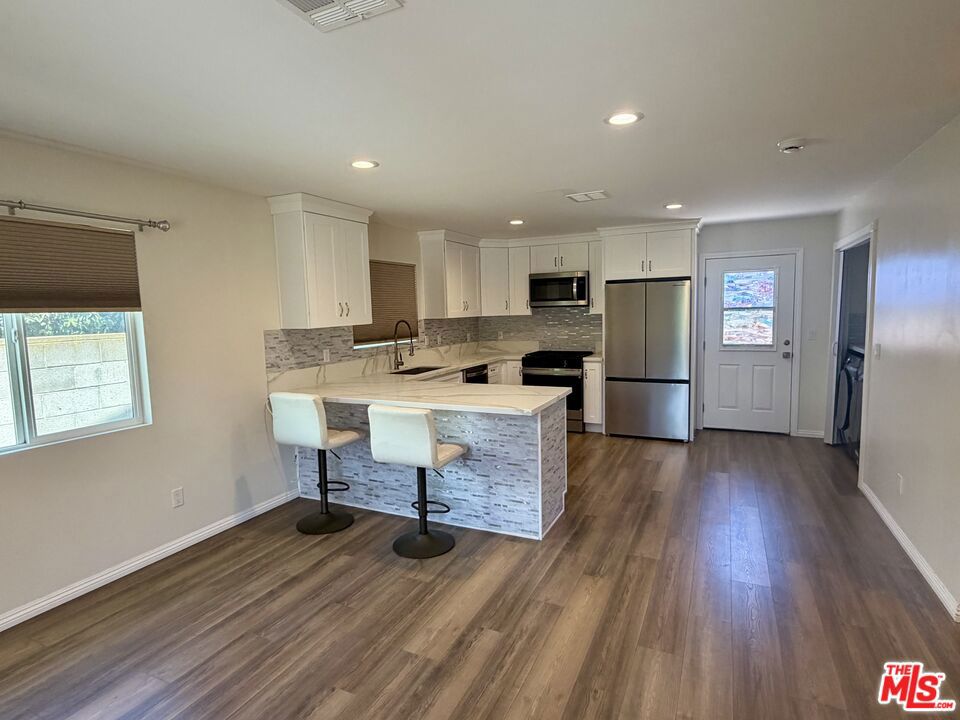 3543 Sanborn Avenue Unit a — photo