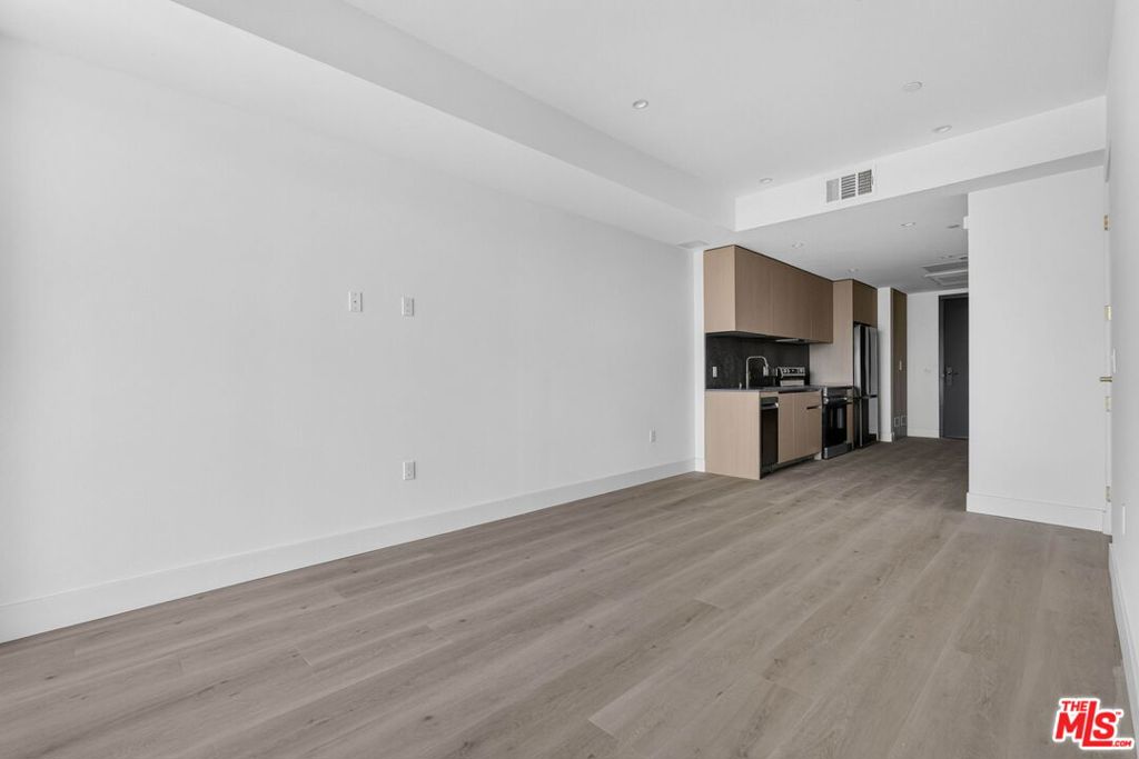 1808 Lincoln Boulevard Unit 202 — photo