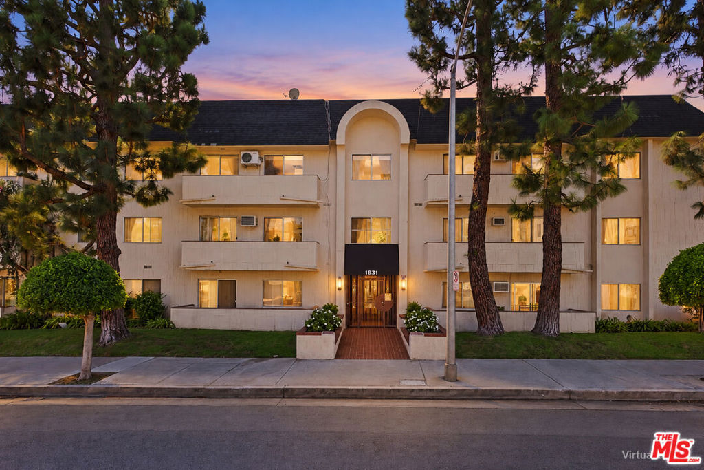 1831 Prosser Avenue Unit 307 — photo