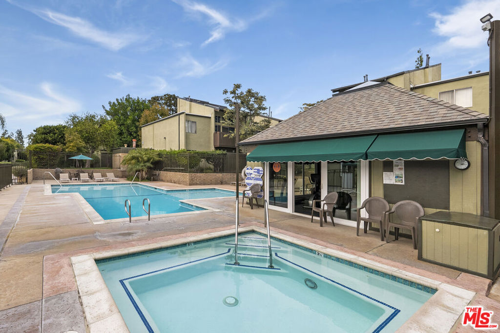 4915 Indian Wood Road 500 — photo