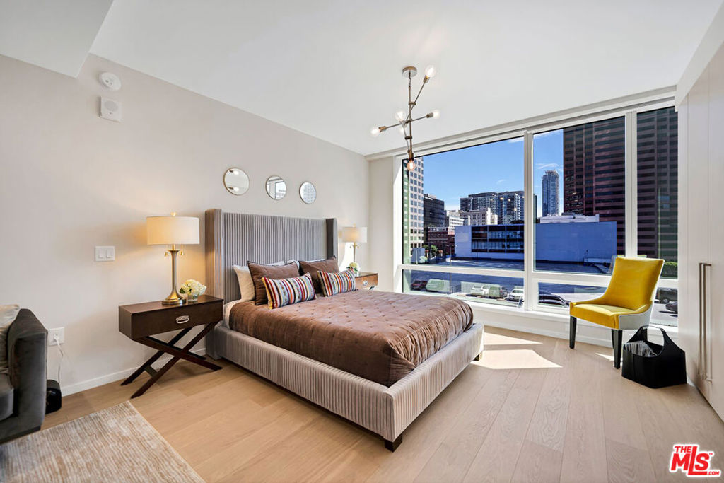 877 Francisco Street 615 — photo