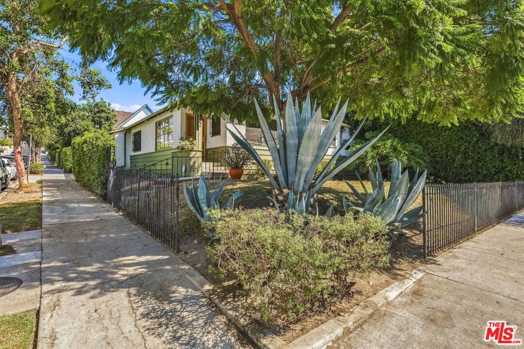 402 S Coronado Street — photo