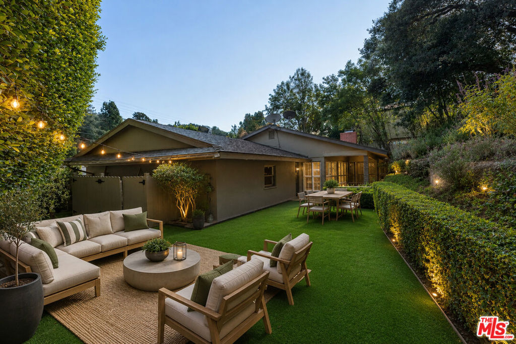 2559 Hutton Drive — photo