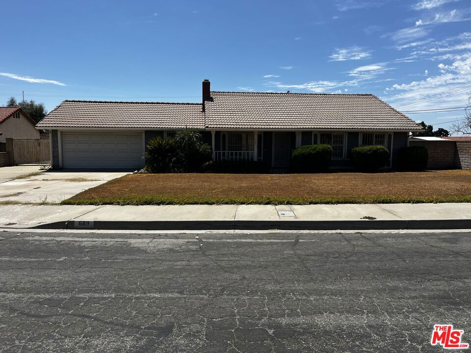 689 W Norwood Street — photo