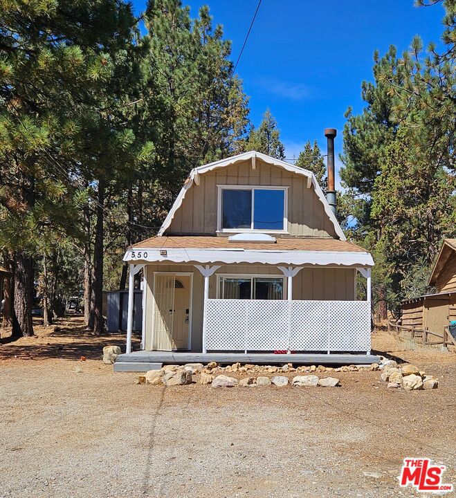 550 Pine Lane — photo