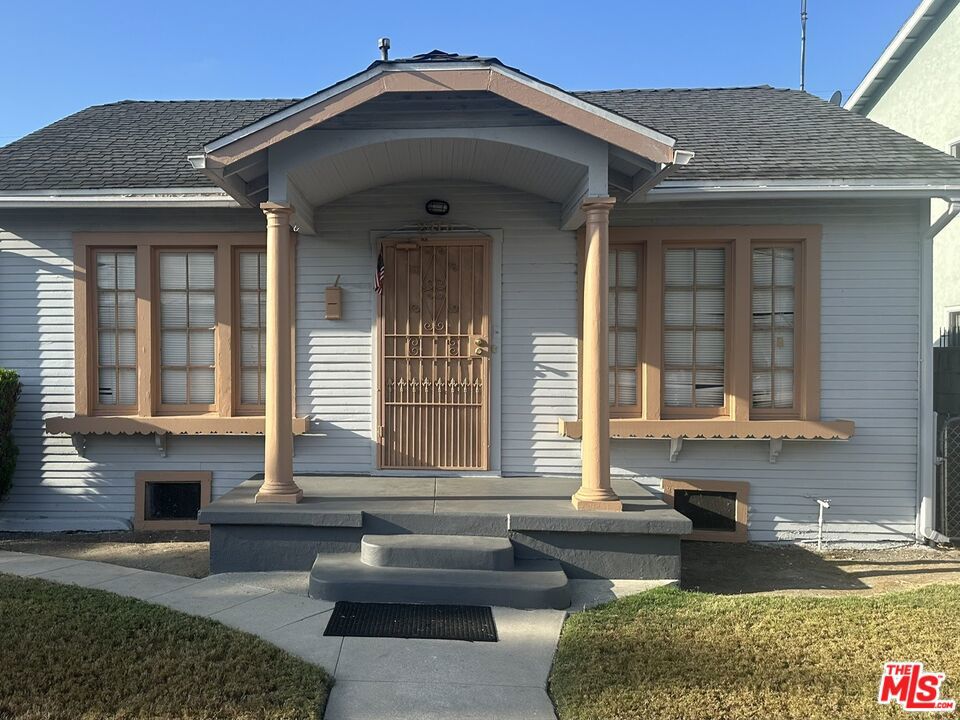 2418 Exposition Place — photo