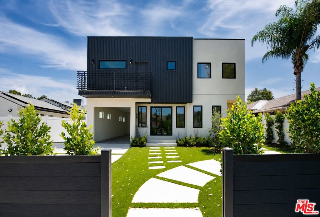 4942 Topanga Canyon Boulevard — photo