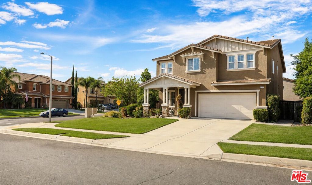 2167 Snowberry Lane — photo