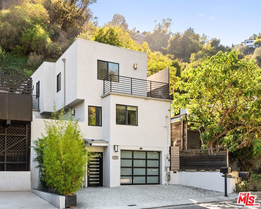 1655 N Beverly Glen Boulevard — photo