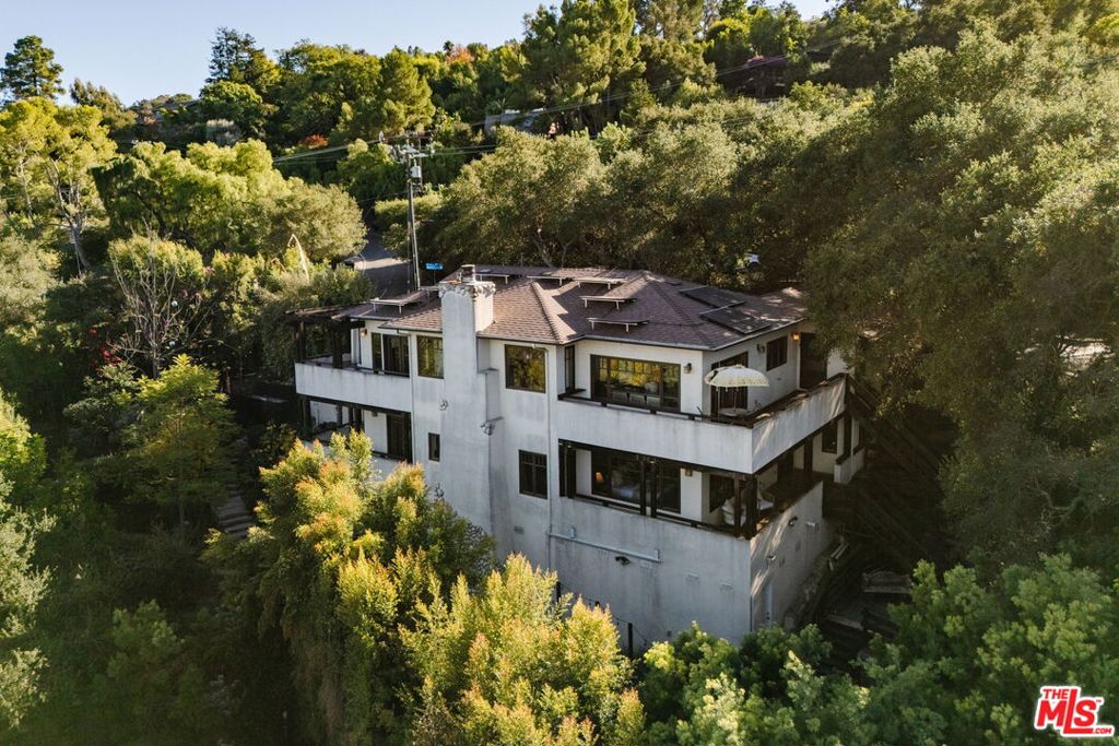 1273 Fernwood Pacific Drive — photo