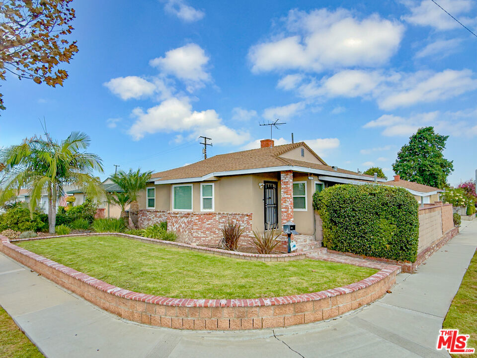 18515 Doty Avenue — photo
