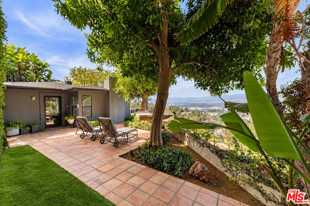 7301 Pacific View Drive — photo