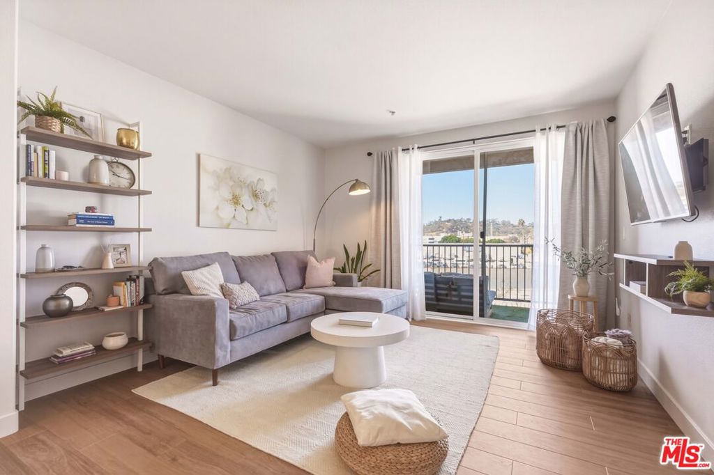 360 W Avenue 26 234 — photo