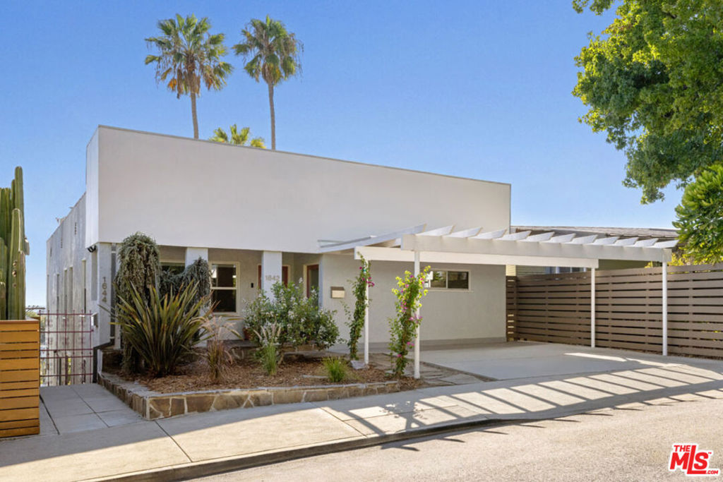 1642 Elevado Street — photo