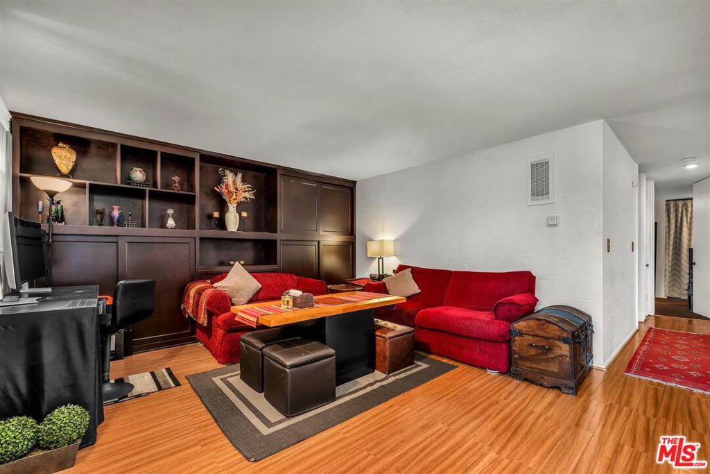 6305 Green Valley Circle 213 — photo
