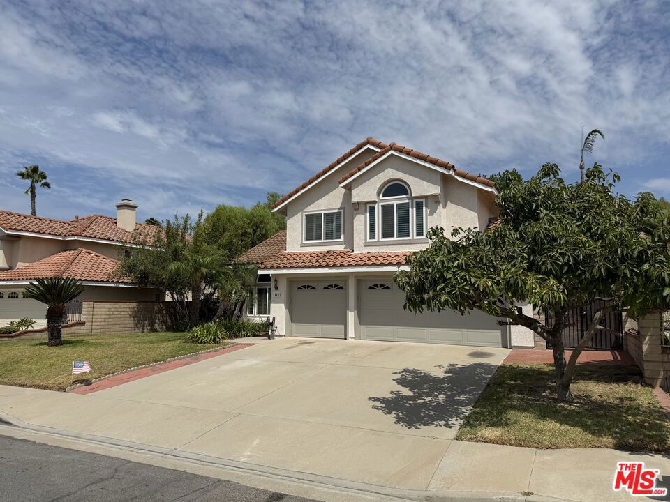 24435 Nan Court — photo