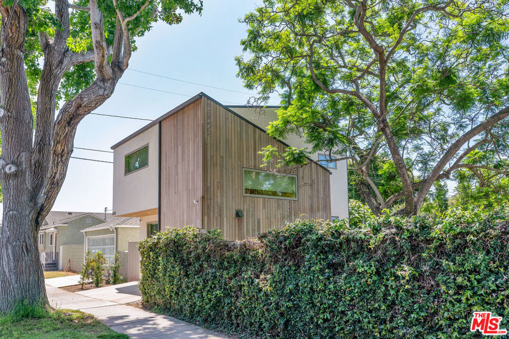 1352 Pacific Street B — photo