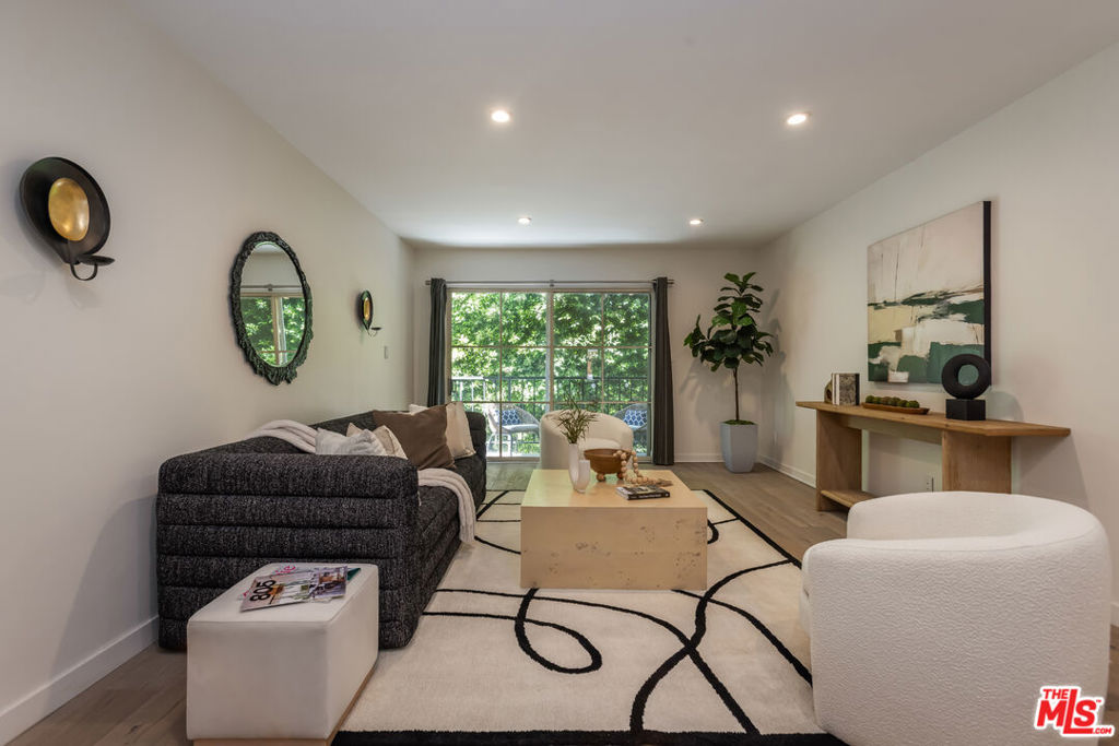 1045 N Kings Road 107 — photo