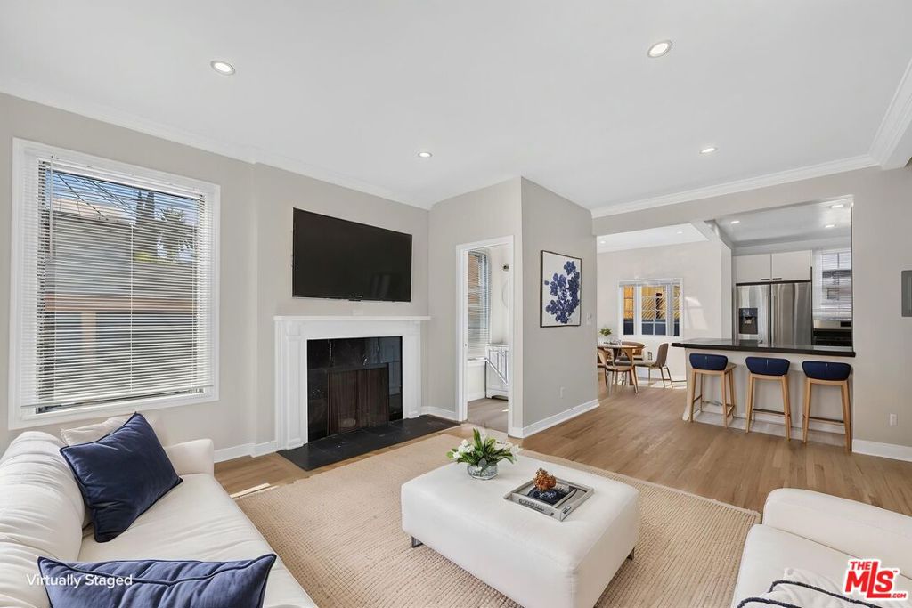215 S Gale Drive Unit D — photo