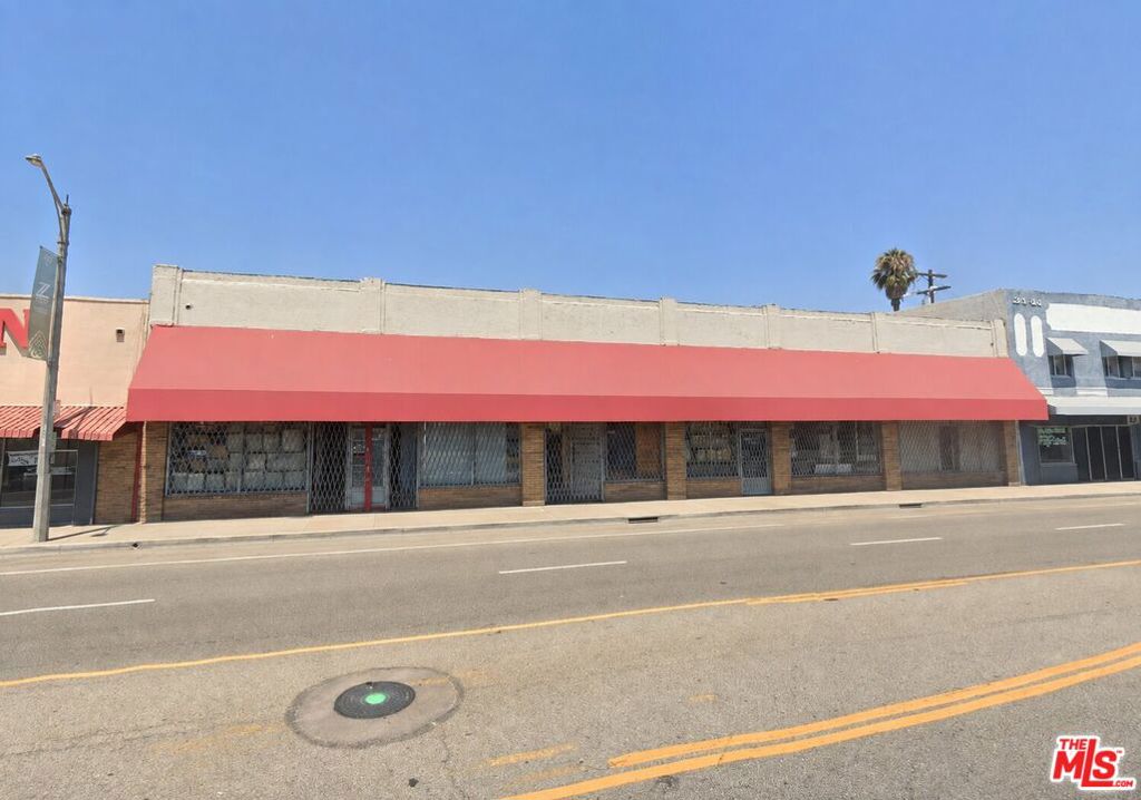 3121 E Anaheim Street — photo