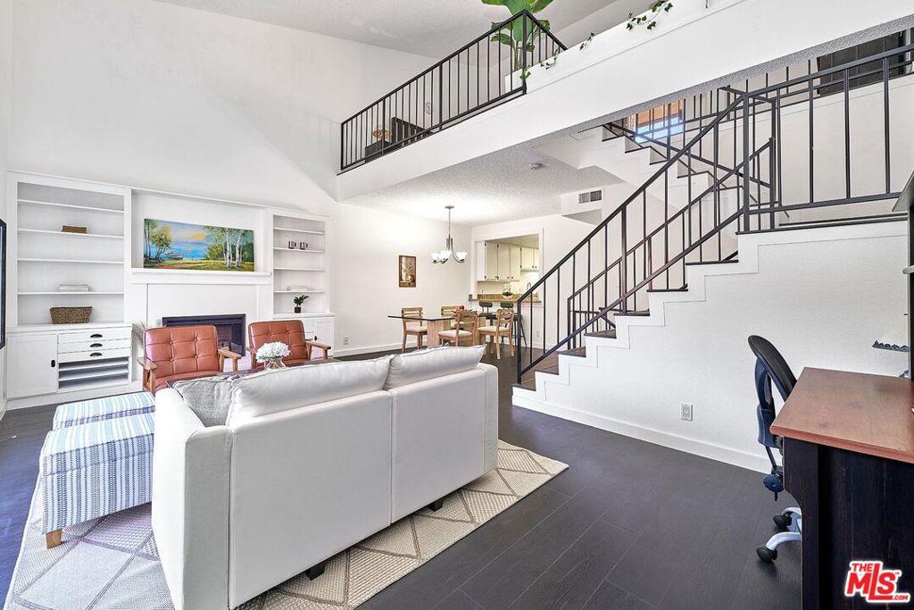 200 S La Fayette Park Place 2 — photo