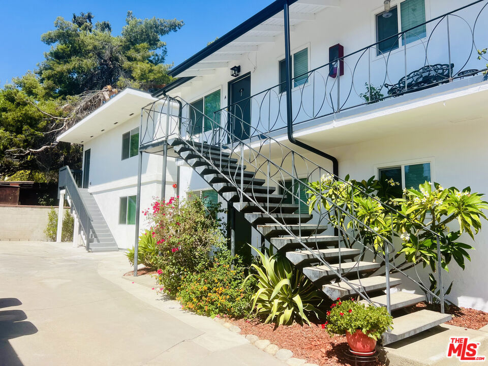 285 W Montecito Avenue G — photo