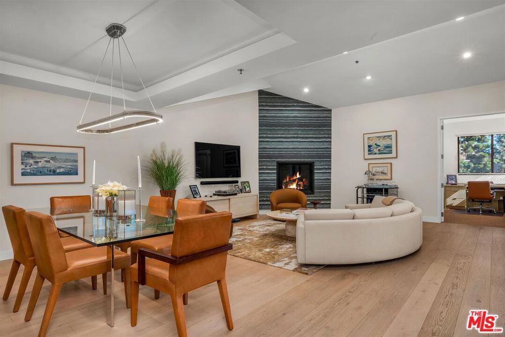 2122 Century Park Lane 402 — photo