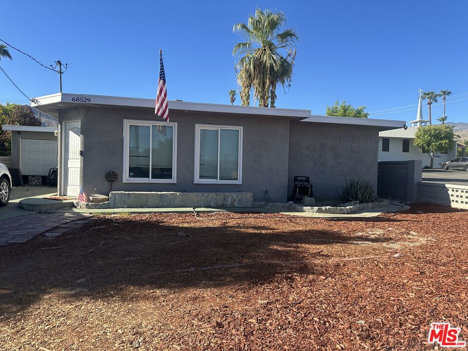 68529 D Street — photo