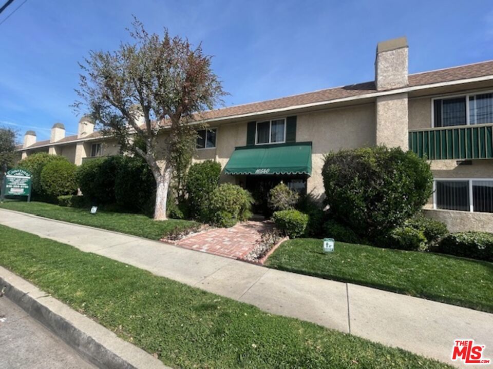 10540 Balboa Boulevard 117 — photo