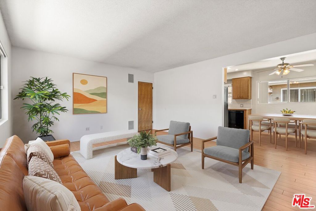 50 S Meridith Ave 4 — photo