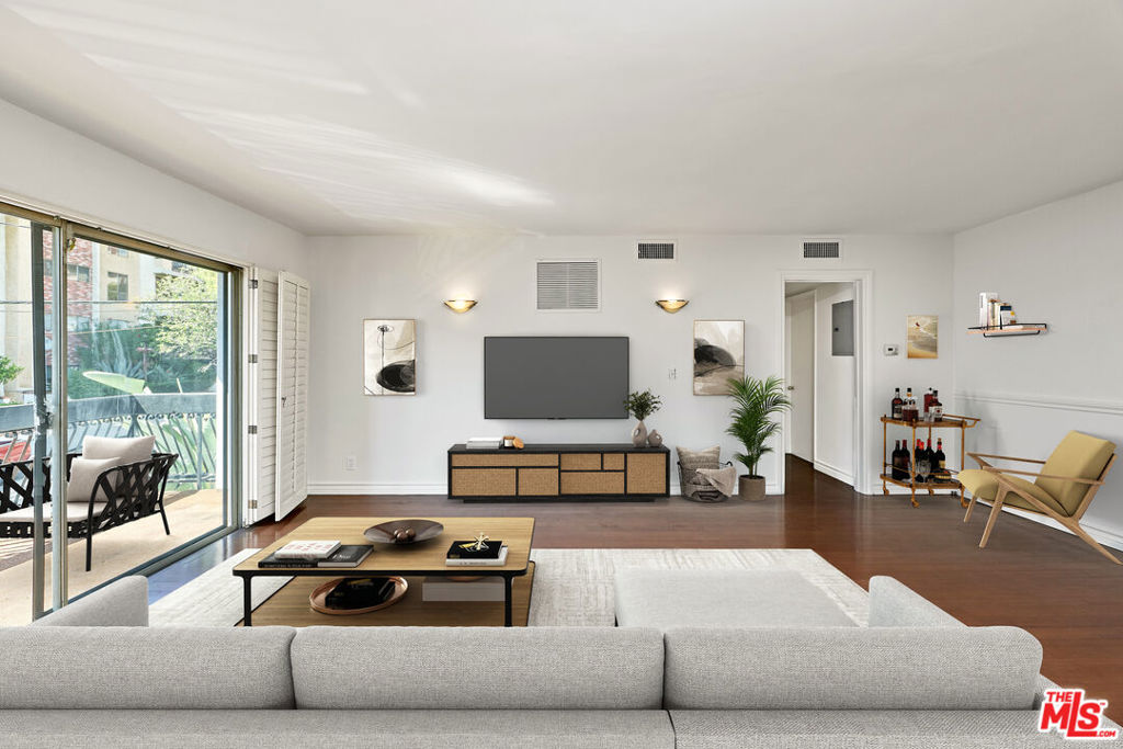1734 N Fuller Avenue 201 — photo