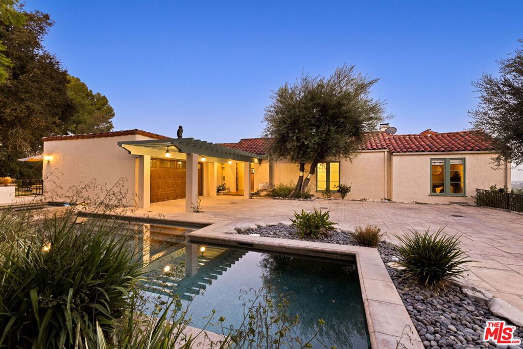 1395 Inverness Drive — photo