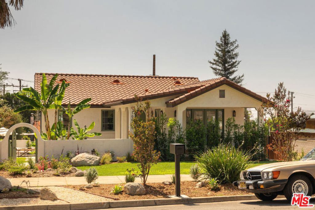 1062 Beverly Way — photo